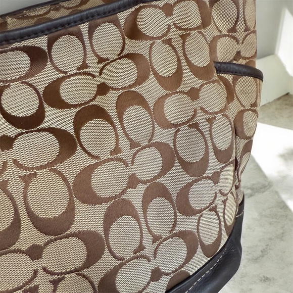 Coach Park Signature Carrie Brown Shoulder Bag Purse with Signature Design - Picture 4 of 14